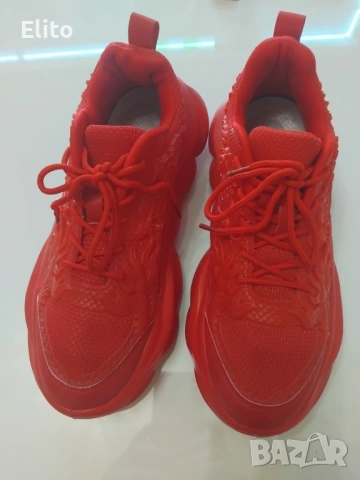 Червени нови маратонки .Стелка 26 см, снимка 2 - Маратонки - 53262404