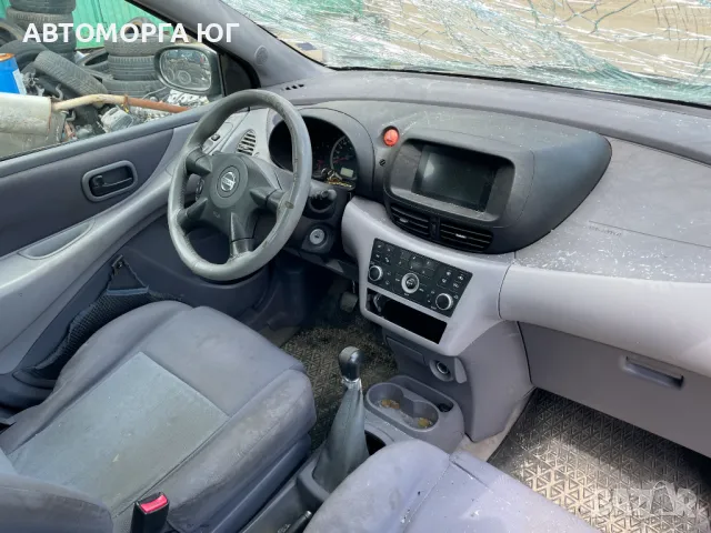 Нисан Алмера Тино 2003г. на части, снимка 5 - Автомобили и джипове - 50401797