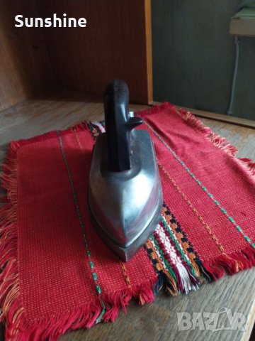 Старинна ютия работеща ЕЛПРОМ 1950 г., снимка 2 - Антикварни и старинни предмети - 35675517