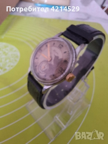 Съветски часовник, снимка 3 - Антикварни и старинни предмети - 51632919