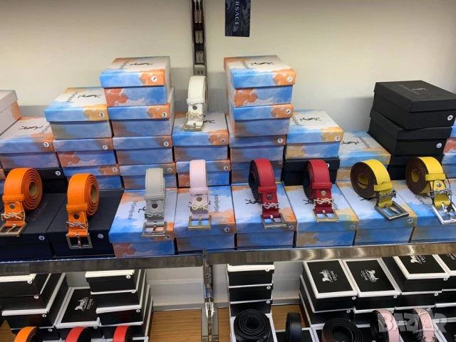 колани от естествена кожа в кутия Dolce&Gabbana louis vuitton guess gucci , снимка 6 - Колани - 51271496