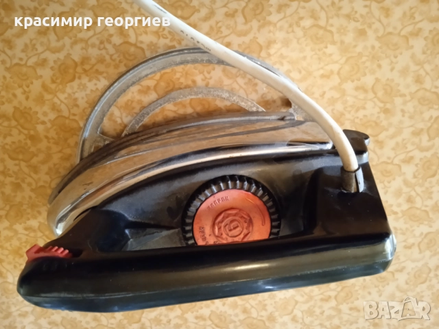 Ретро руска ютия УТАП 1000-1.8 