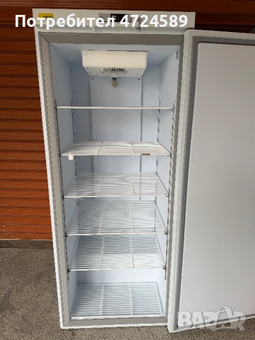 Професионален вертикален фризер NordCap – отлично запазен, снимка 3 - Витрини - 53294575