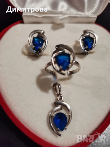 Прекрасен сребърен комплект със сапфир , снимка 2 - Колиета, медальони, синджири - 53660465
