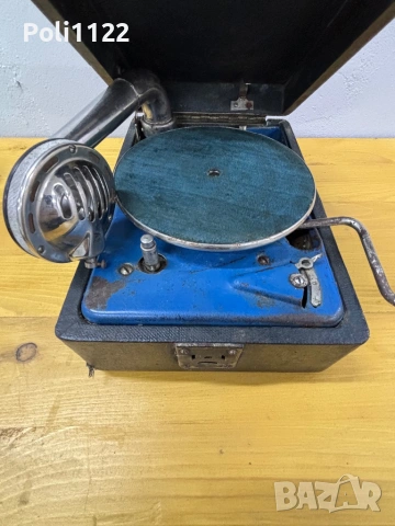 Миниатурен работещ съветски патефон „Артель Граммофон“ – Ленинград (40–50-те г.), снимка 4 - Антикварни и старинни предмети - 53415855