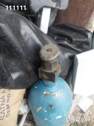 Кислородна бутилка , снимка 3 - Други машини и части - 52188983