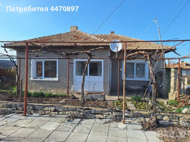 Продава къща в с. Хитрино