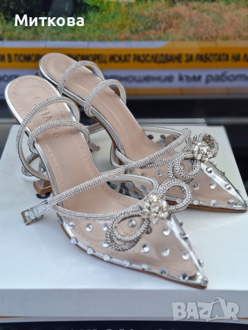 Елегантни дамски обувки 