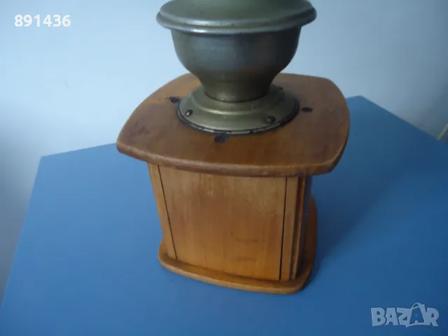 Стара ретро дървена мелница за кафе, снимка 7 - Антикварни и старинни предмети - 50342261