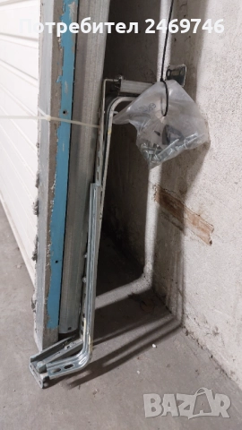 Гаражна врата тип "Летящо крило" NovoDoor в отлично състояние, снимка 2 - Гаражни врати - 52494488