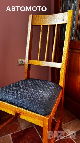 Трапезни столове от масивно дърво