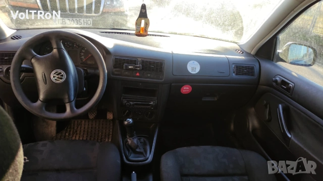 VW Golf 4 1.4 бензин, снимка 2 - Автомобили и джипове - 53332529