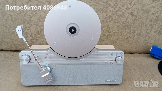 грамофон Lenko Bluetooth чисто нов 