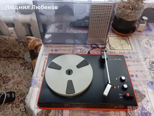 Грамофон Unitra WG 401 с вграден усилвател и говорител в капака , снимка 2 - Грамофони - 50313075