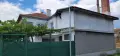 Подържан имот с излаз на две улици,2 имота в 1 със жилищни пристройки и складови помещения, снимка 3