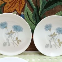 Тройни порцеланови сетове и още нещо на Wedgwood от серията Ледена роза., снимка 14 - Сервизи - 44507641