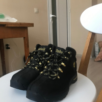Зимни обувки Timberland черно със златисто, снимка 1 - Мъжки боти - 44653498