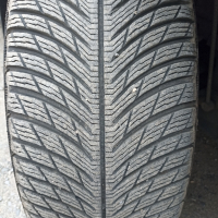 Зимни гуми, снимка 4 - Гуми и джанти - 44555609