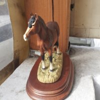 Страхотна колекционерска статуетка маркировка Leonardo Pony, снимка 3 - Антикварни и старинни предмети - 35948665