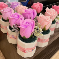Керамична кашпичка със сапунени ароматни рози, снимка 3 - Декорация за дома - 44518100