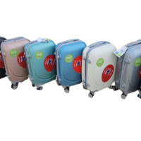 Куфар за ръчен багаж в различни цветове (001), снимка 1 - Куфари - 44837611