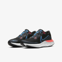 Дамски маратонки Nike Renew Run, снимка 2 - Маратонки - 44695322