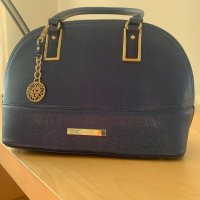 продавам елегантна дамска чанта, снимка 1 - Чанти - 41718897