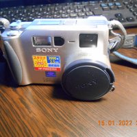 Sony Cyber-shot DSC-S70 3.1MP - vintage 2000, снимка 1 - Фотоапарати - 35758054