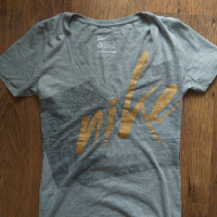 nike - страхотна дамска тениска КАТО НОВА, снимка 5 - Тениски - 36262104