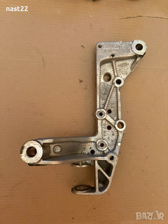 Носач / щанга за Volkswagen Golf V,Голф 5 предна ЛЯВА, снимка 1