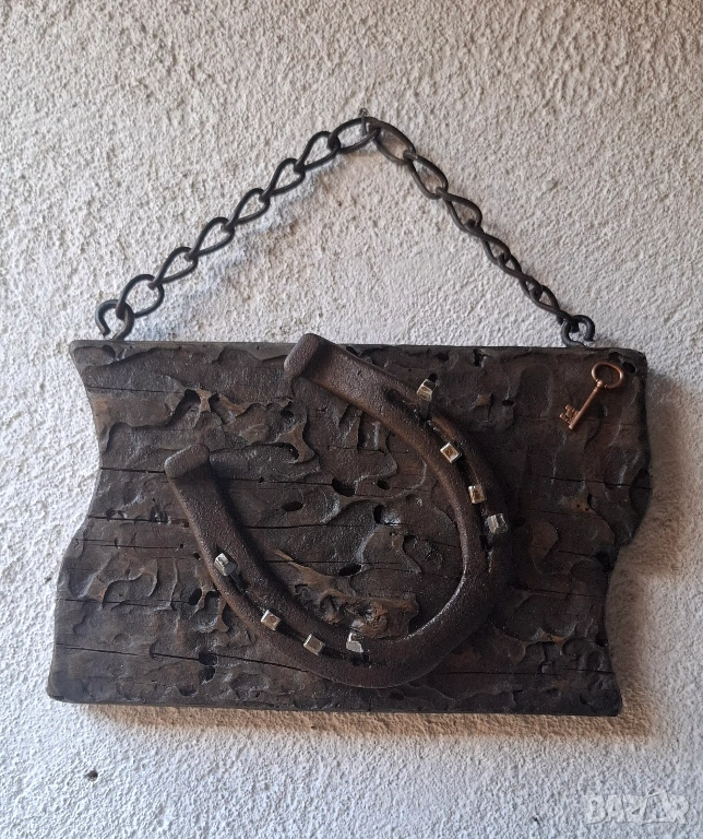 Закачалка за ключове от старо дърво и подкова – Авторска изработка, снимка 1