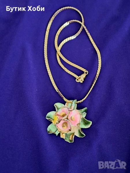 Колие с порцеланова висулка, снимка 1