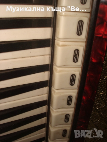 Акордеон Велтмайстер 120 баса с куфар, снимка 5 - Акордеони - 52877265