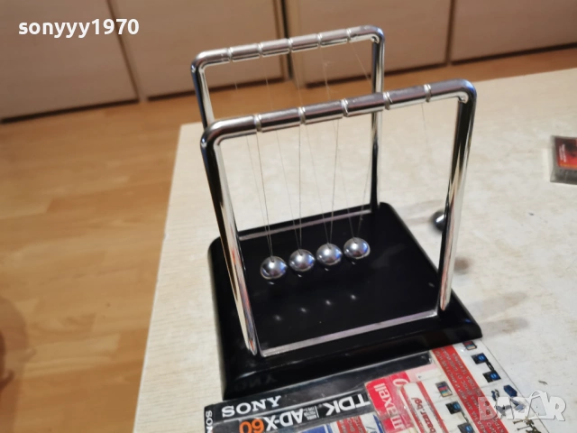 Перпетуум-мобиле с метални топчета 0701261858, снимка 8 - Колекции - 53024121