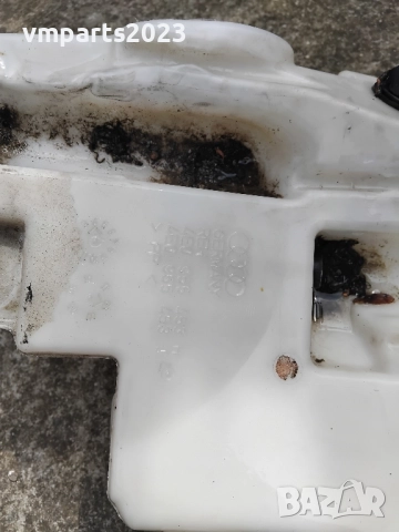 Казанче течност за чистачки Audi A8 D3 Ауди, снимка 4 - Части - 52042984