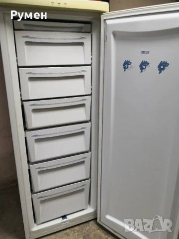 Фризер вертикален с 6 чекмеджета