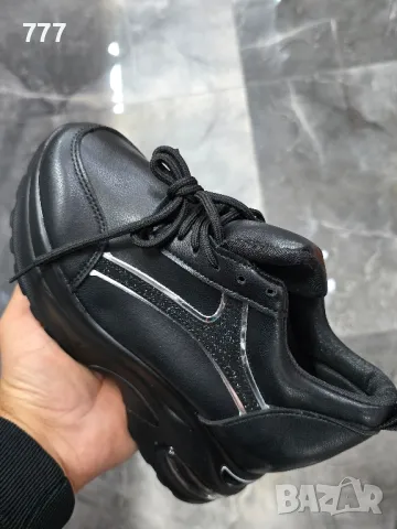 Обувки, снимка 2 - Дамски ежедневни обувки - 42269278