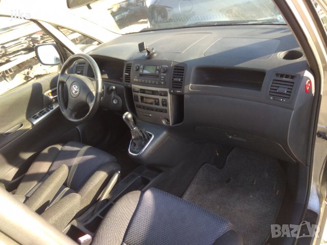 Toyota Corolla verso 2.0D-4D 116кс 2003г   на  ЧАСТИ, снимка 5 - Автомобили и джипове - 35778491