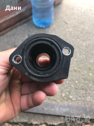 Термофланец за Ауди 80 Голф2, снимка 2 - Части - 36205293