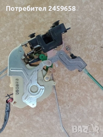 Брава за предна лява врата за Киа Соренто 2.5 CRD - 140 к.с. , снимка 2 - Части - 52055709