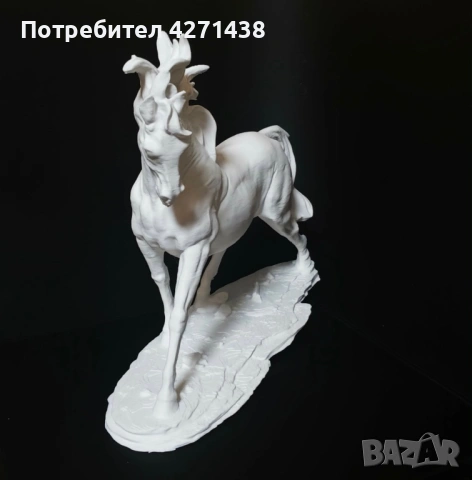 Статуетка изящен красив кон