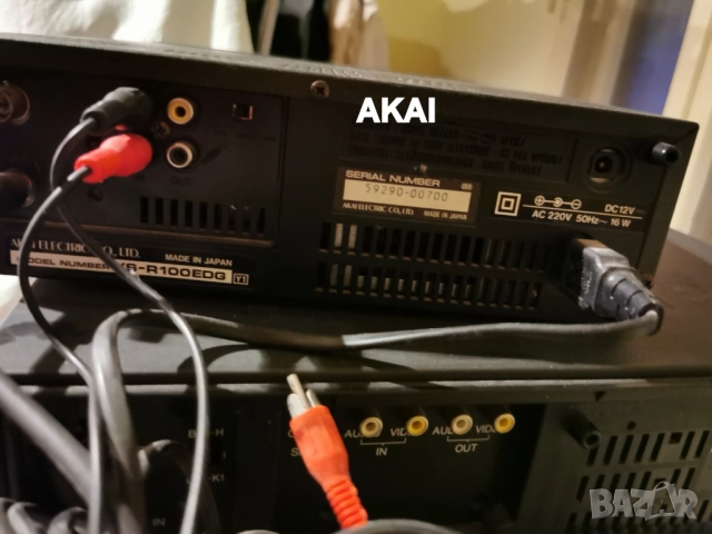 AKAI VS-R100 EDG видео плейър с VHS касети работи, снимка 5 - Плейъри, домашно кино, прожектори - 51714355
