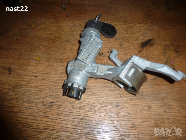 Контактен ключ с ключ Дайхатсу Териос 1.3 83 к.с, снимка 2 - Части - 51474839