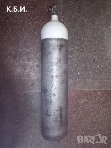 Бутилка за високо налягане на 250 атмосфери работното налягане - 7 литра + зарядна станция .