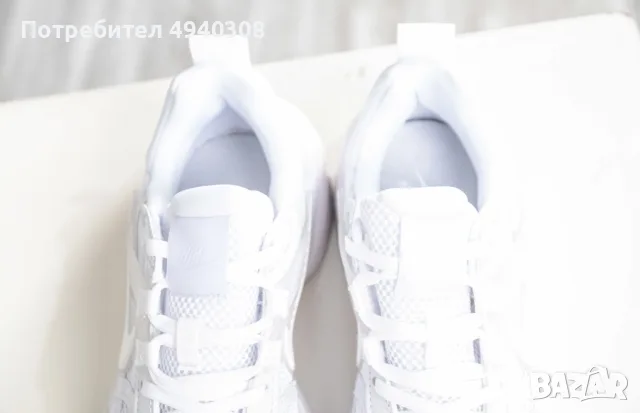 Дамски обувки NIKE V2K RUN, снимка 8 - Маратонки - 55972608