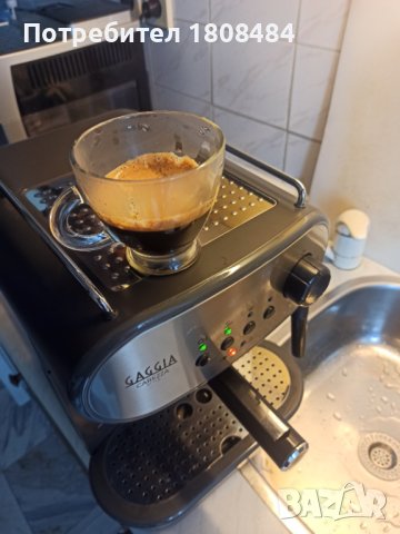 Кафемашина Гаджия Кареза с ръкохватка с крема диск, работи отлично и прави хубаво кафе с каймак , снимка 2 - Кафемашини - 40399210