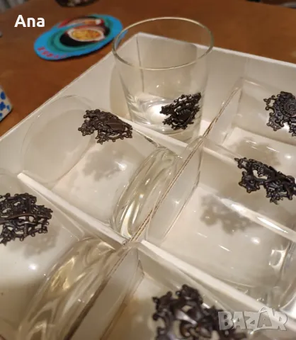 Комплект кристални чаши с гербове, снимка 3 - Чаши - 49183883