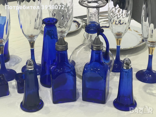 Комплект оливерник от синьо стъкло, снимка 1 - Прибори за хранене, готвене и сервиране - 44745370