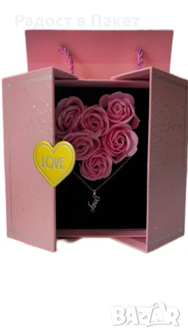 Подаръчна кутия с вечни рози и колие