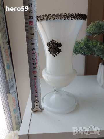 Стъклена ваза-двуцветно стъкло с метални орнаменти, снимка 7 - Вази - 40838308
